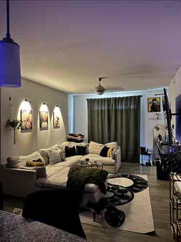 Looking for a roommate