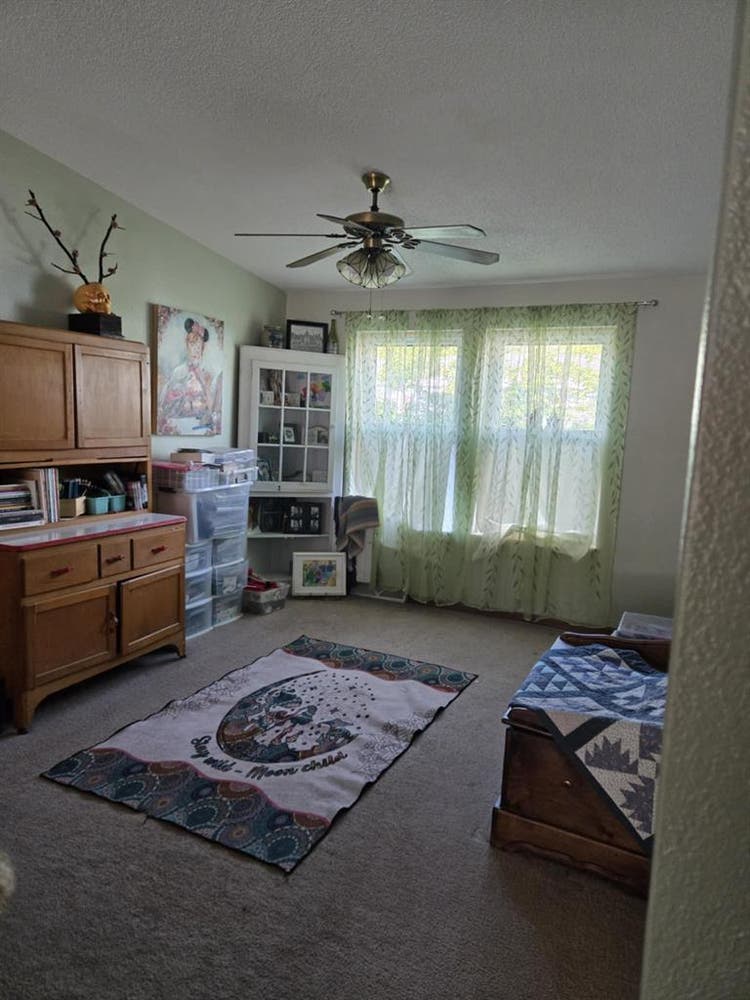 Room for rent with private bath rm