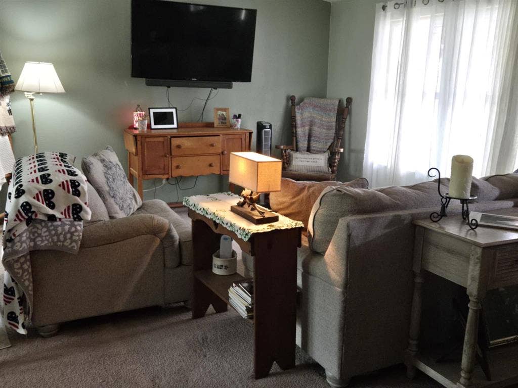Room for rent with private bath rm