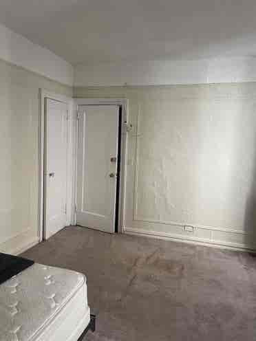 BR/1BA Apt. -Utilities Inc