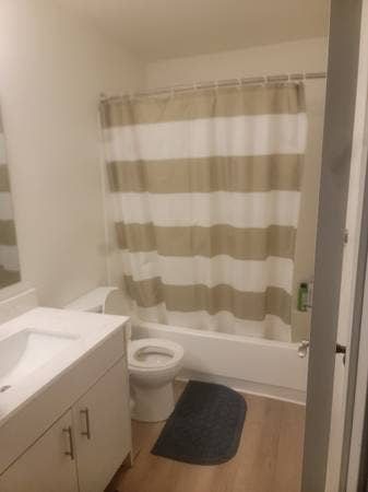 Quiet Room in bd apartment