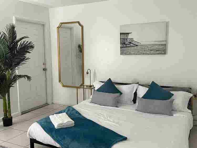 Furnished Apartment pool access