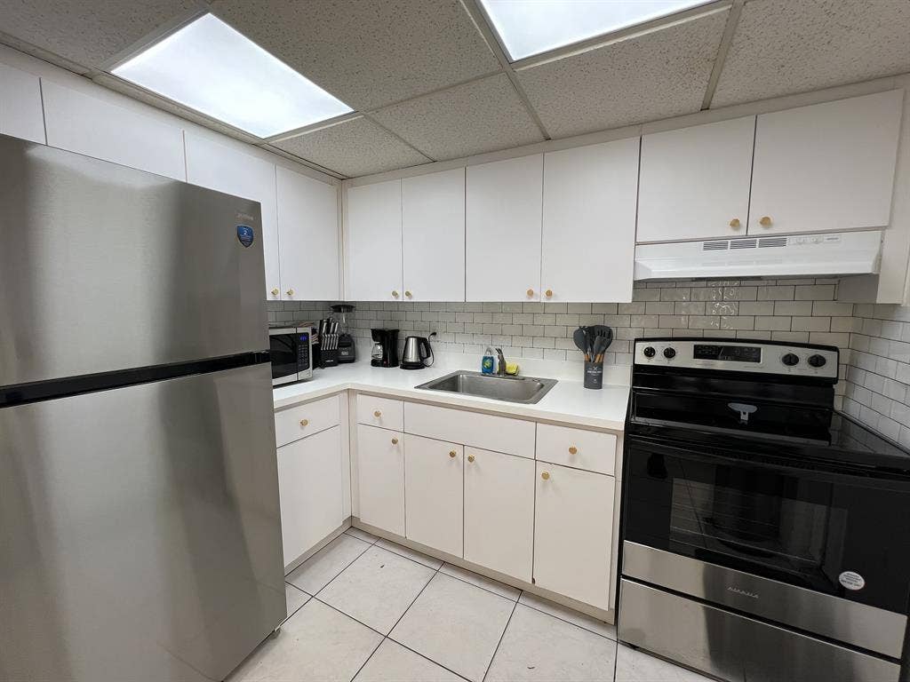 Furnished Apartment pool access