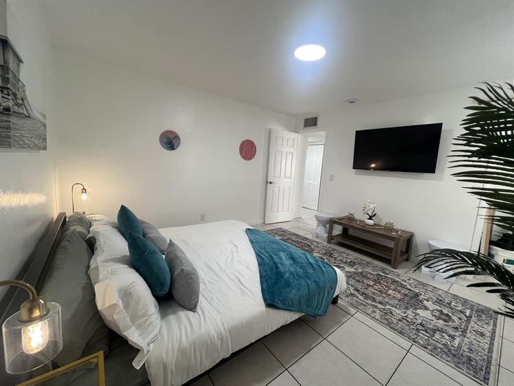 Furnished Apartment pool access