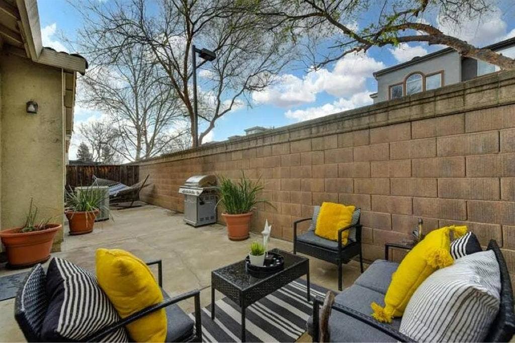 Furnished Master bedroom in Natomas