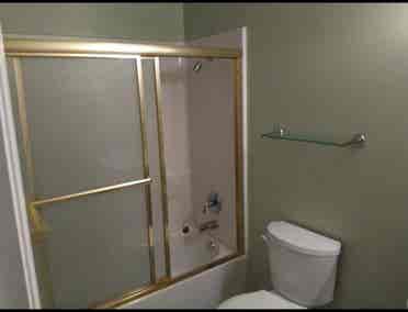 2 rooms for rent in 3 bedroom house