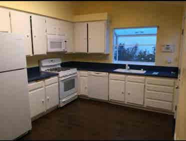 2 rooms for rent in 3 bedroom house