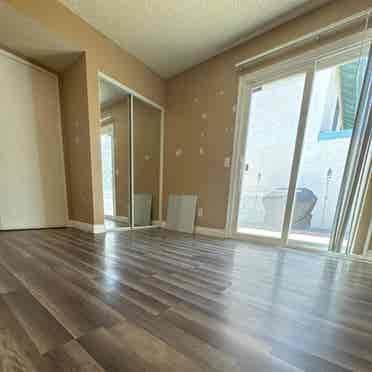 2 rooms for rent in 3 bedroom house