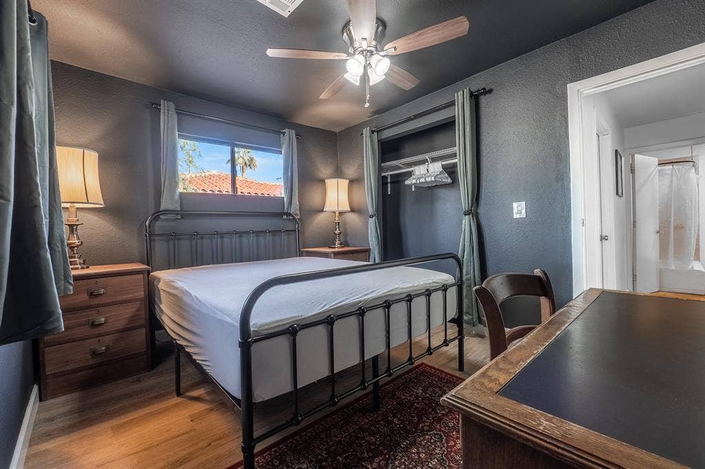 Private Room in Central Phoenix