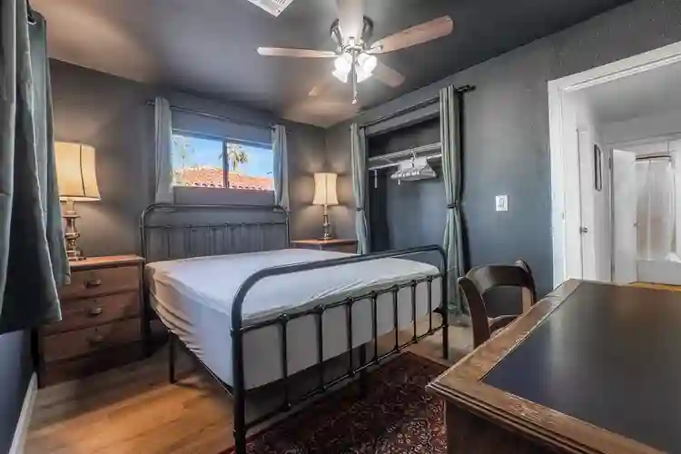 Private Room in Central Phoenix