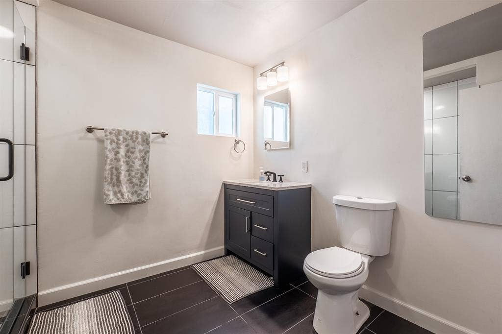 Private Room in Central Phoenix