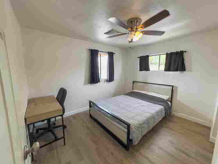 Private Room in Central Phoenix