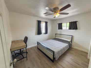 Private Room in Central Phoenix
