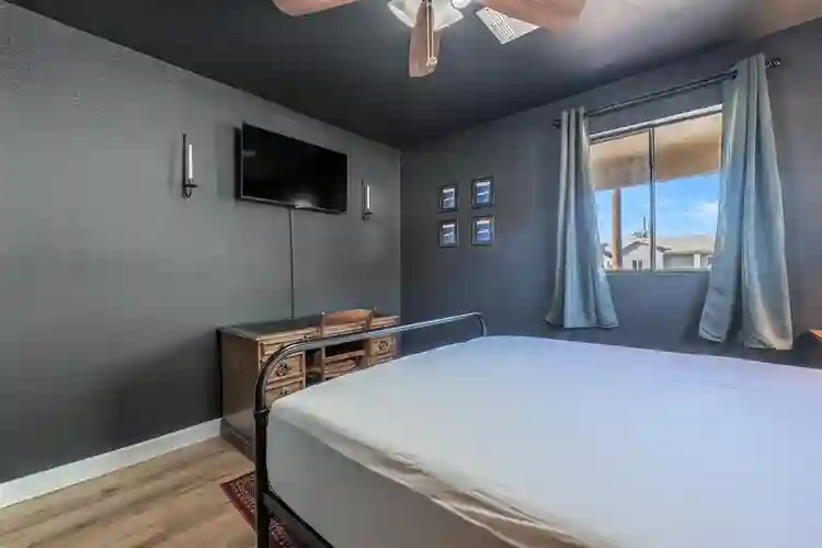 Private Room in Central Phoenix