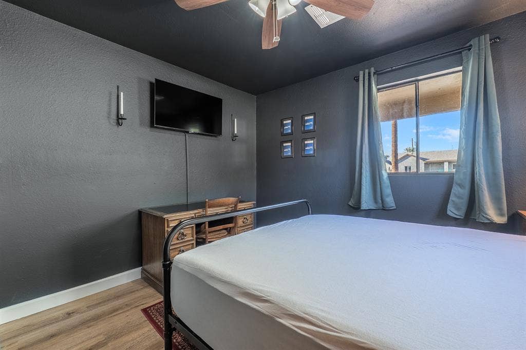 Private Room in Central Phoenix