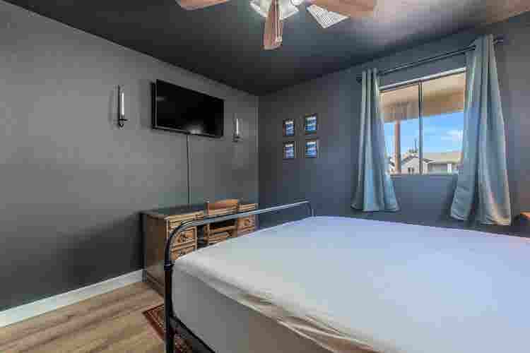 Private Room in Central Phoenix