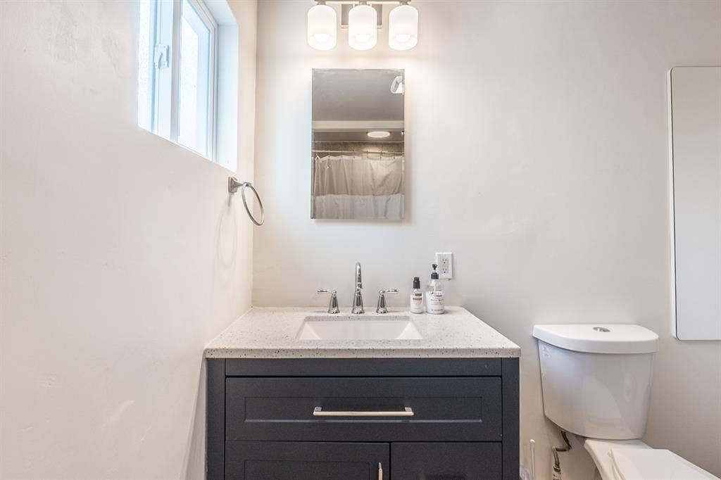 Private Room in Central Phoenix
