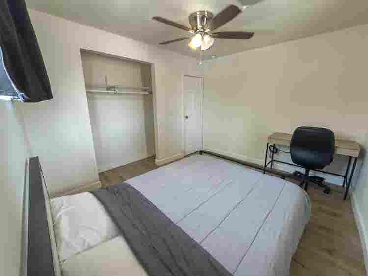 Private Room in Central Phoenix