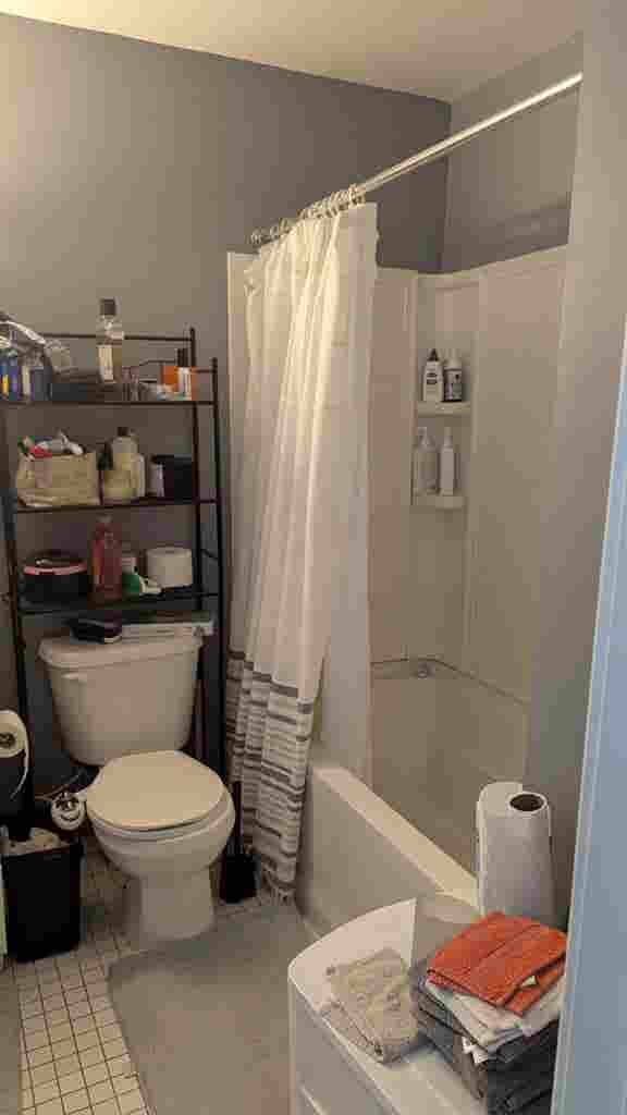 Large Room in Little Italy