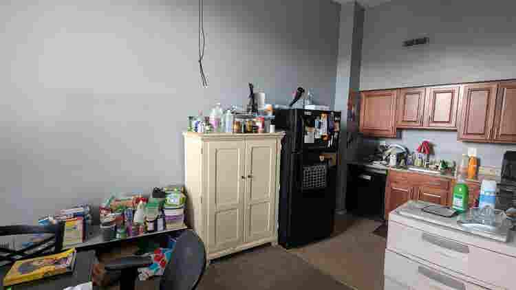 Large Room in Little Italy
