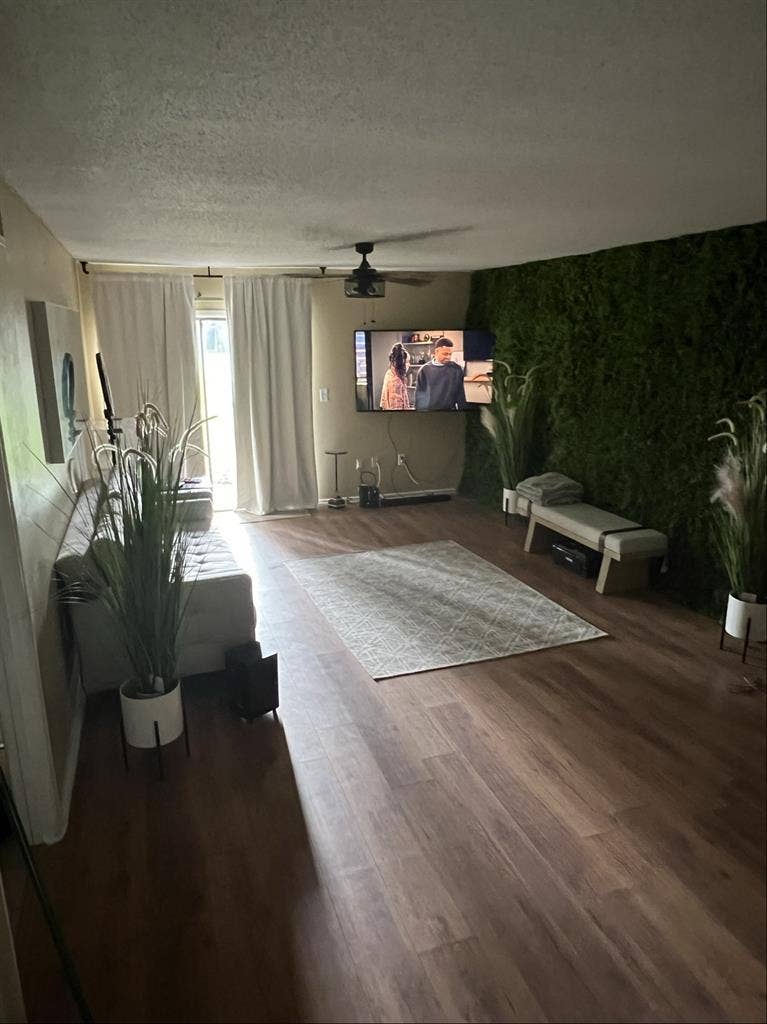 WP/Full sail, Rm in Condo