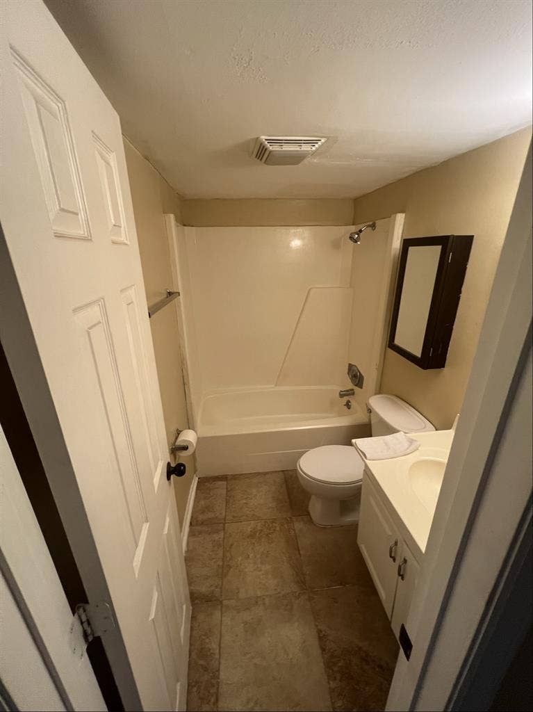 WP/Full sail, Rm in Condo