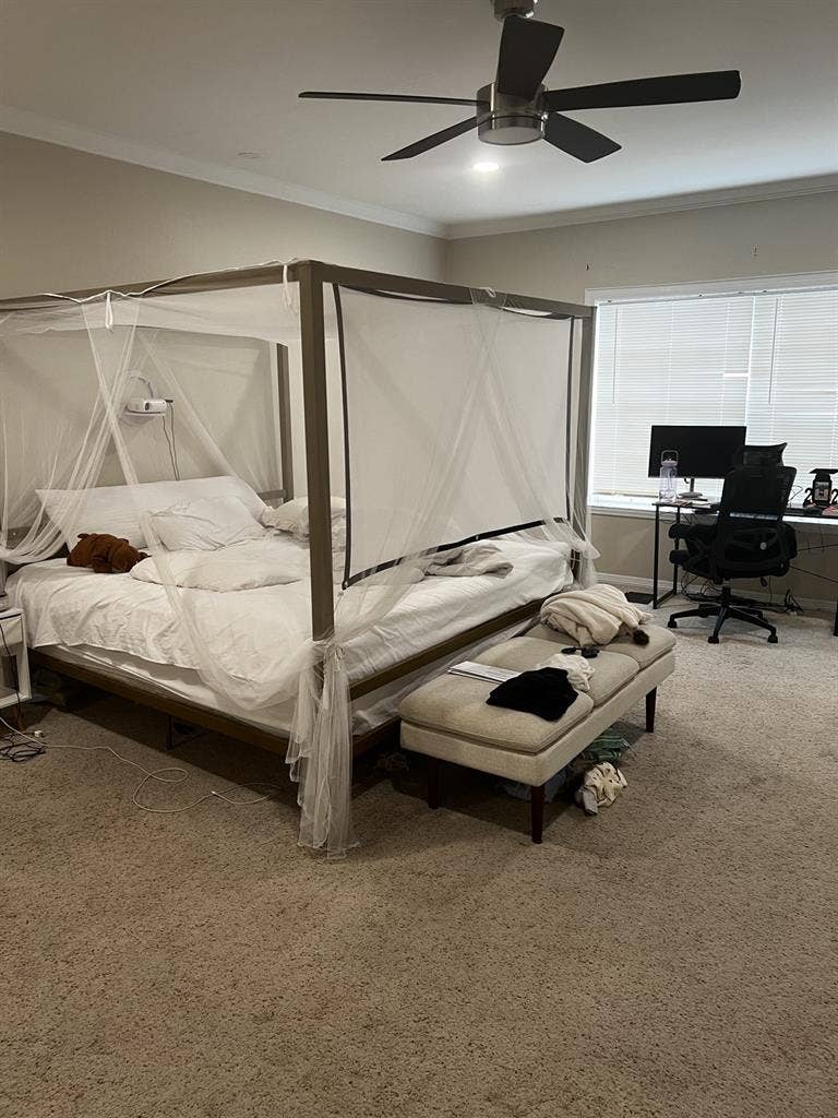 Master bedroom sublet -Aug 1st