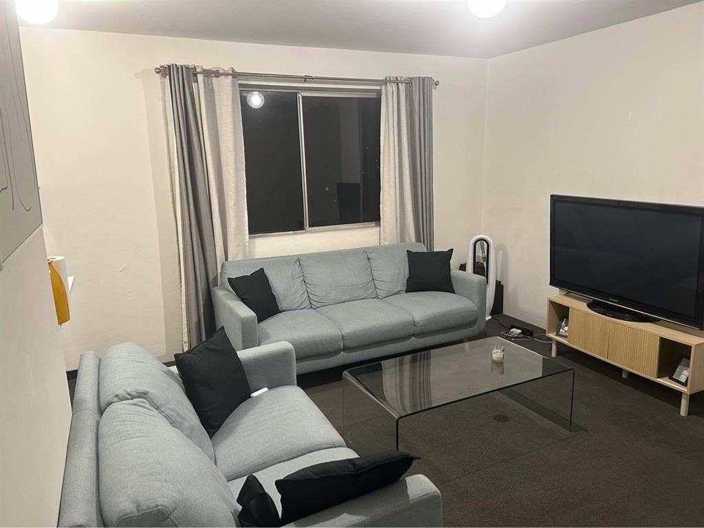 Room $/wk (Bills Included)
