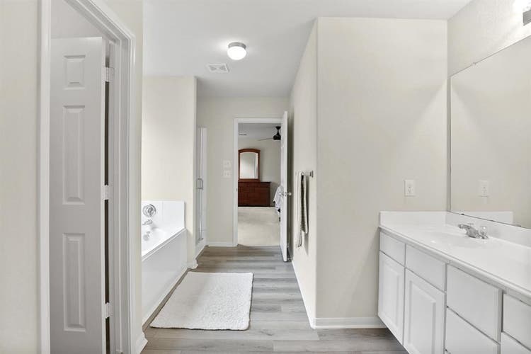 Rooms Available For Rent