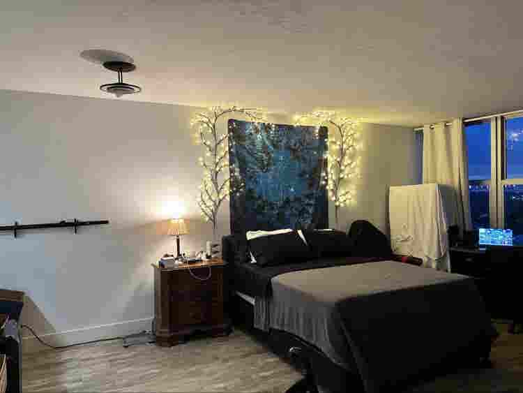 ISO F Roommate 4 Waterfront studio