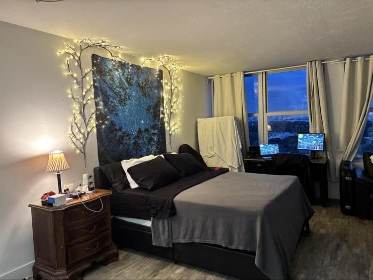 ISO F Roommate 4 Waterfront studio