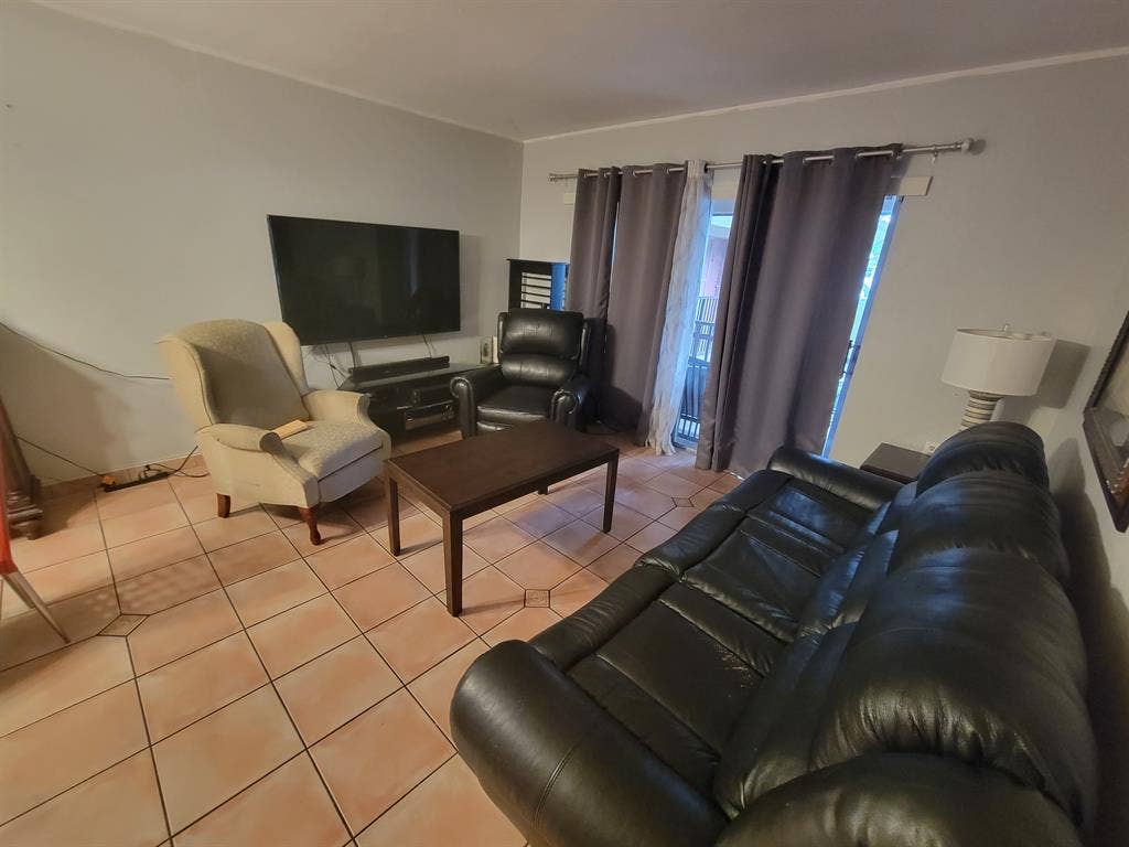 Master bedroom for rent in Kendall.