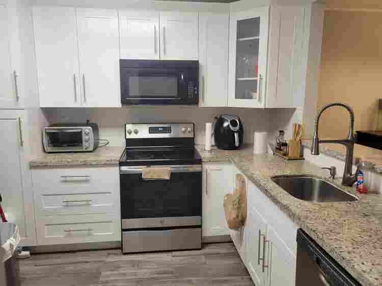 Master bedroom for rent in Kendall.