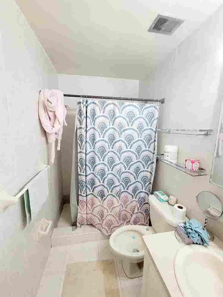 Master bedroom for rent in Kendall.