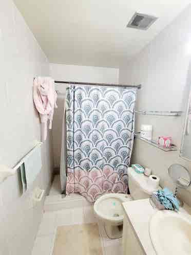 Master bedroom for rent in Kendall.