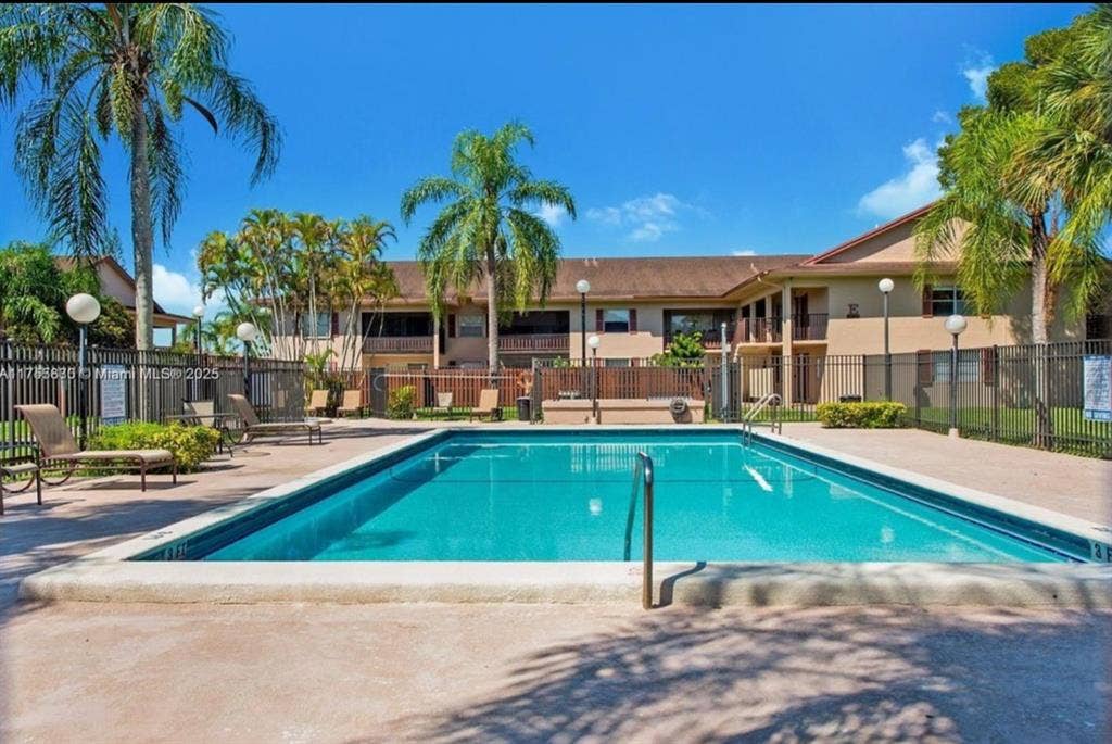 Master bedroom for rent in Kendall.