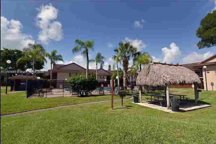 Master bedroom for rent in Kendall.