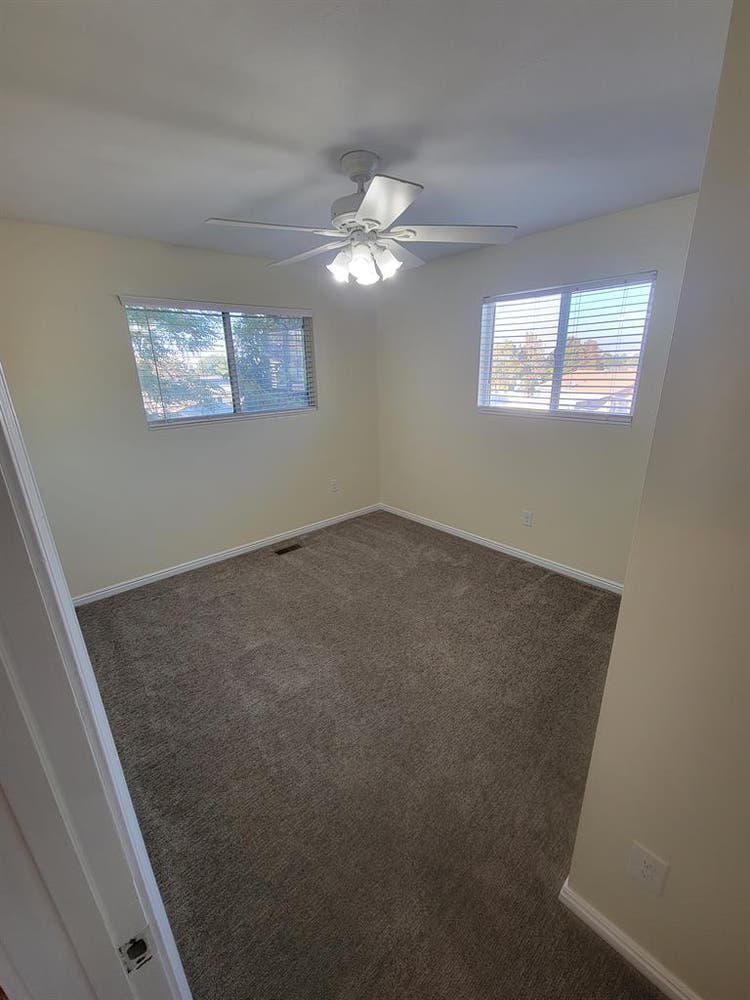 Looking for a roommate sep. 1st