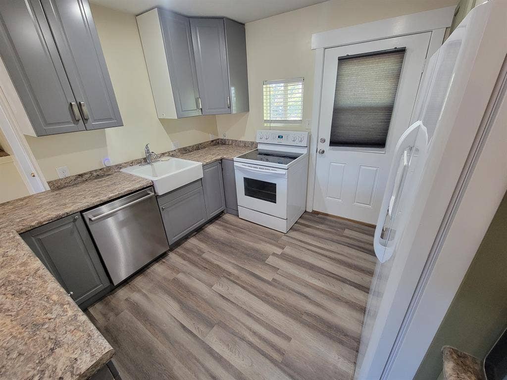 Looking for a roommate sep. 1st