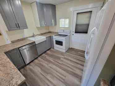 Looking for a roommate sep. 1st