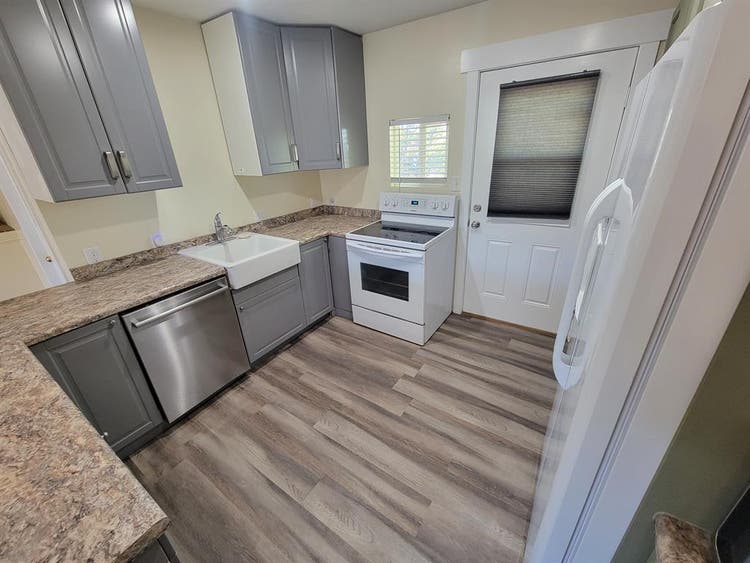Looking for a roommate sep. 1st