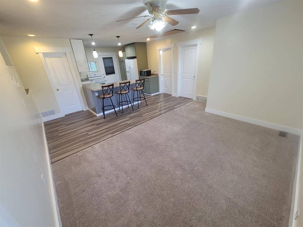 Looking for a roommate sep. 1st