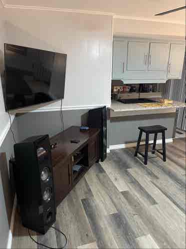 Looking for Roomate!