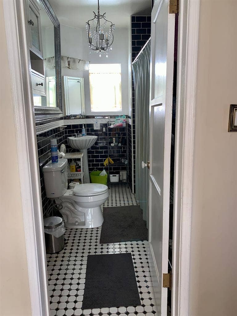 Room Available in 3-Bedroom Apt