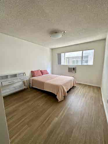 Private Room & bath available
