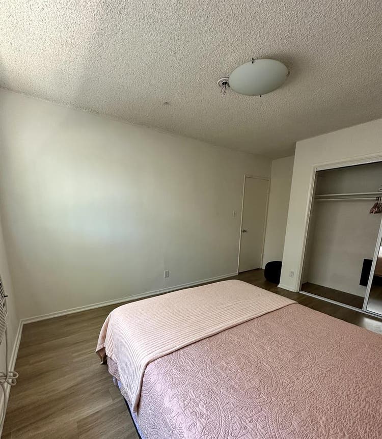 Private Room & bath available