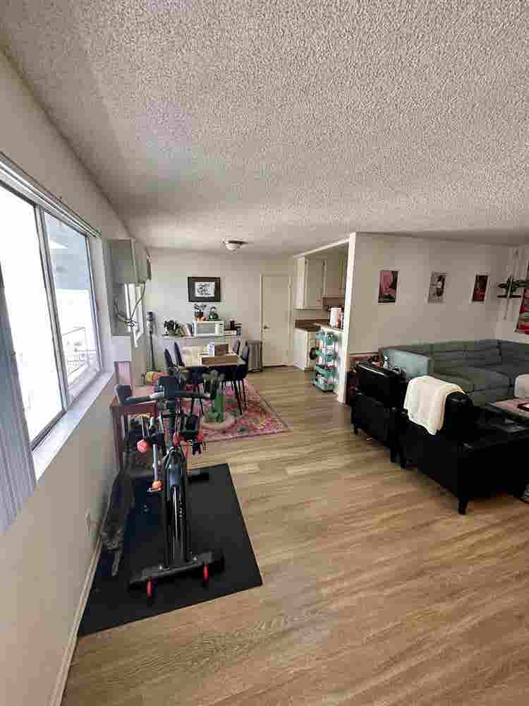 Private Room & bath available
