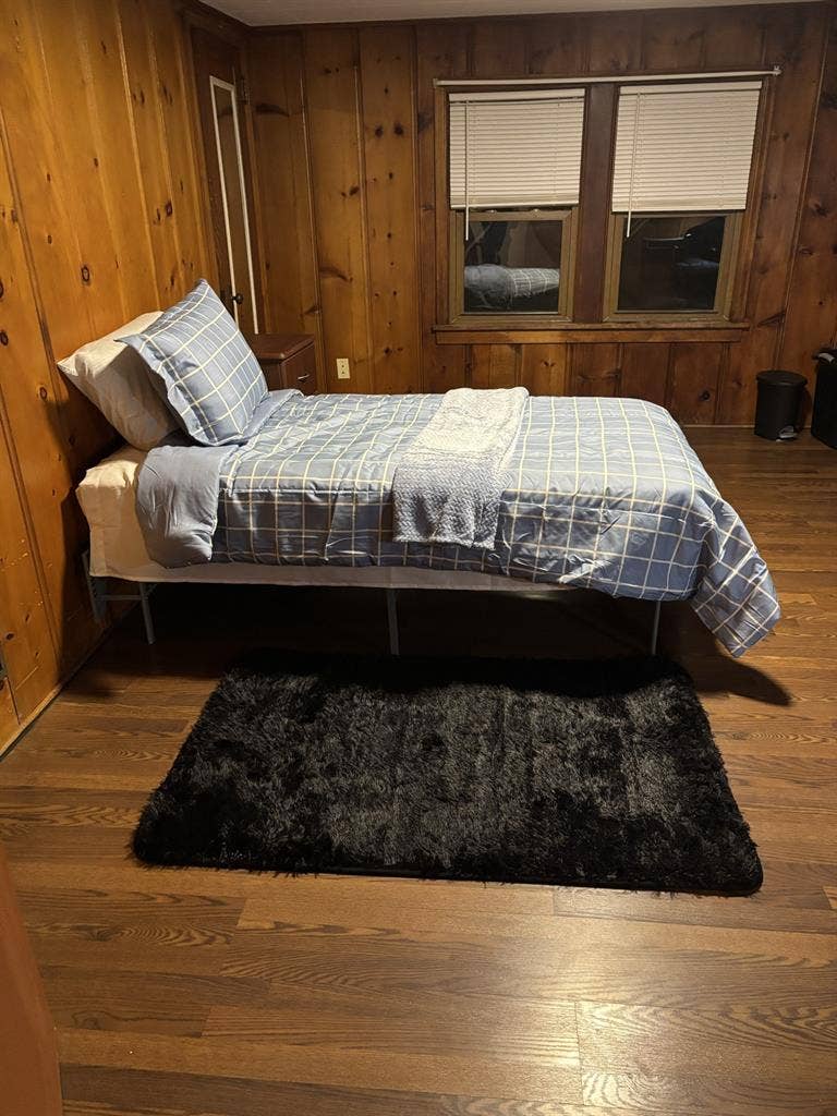 Room for rent!