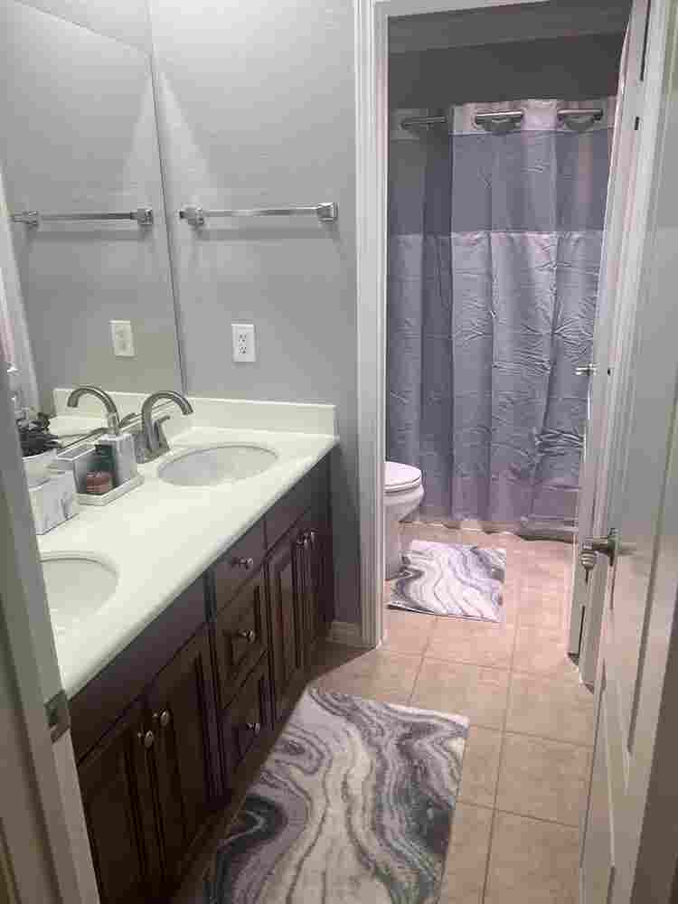 $ BEAUTIFUL ROOM FOR RENT