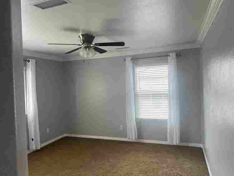 $ BEAUTIFUL ROOM FOR RENT